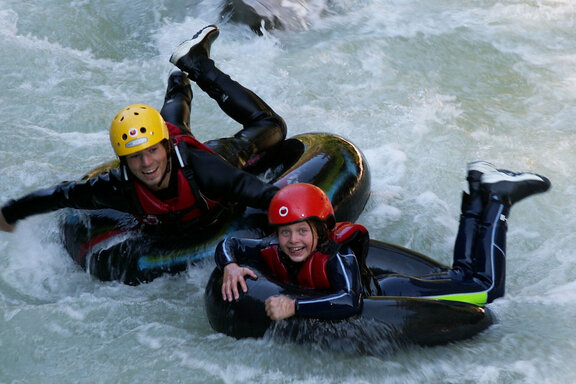 Schlauchreiten ©Alpbachtal Tourismus, Sport Ossi, Kramsach